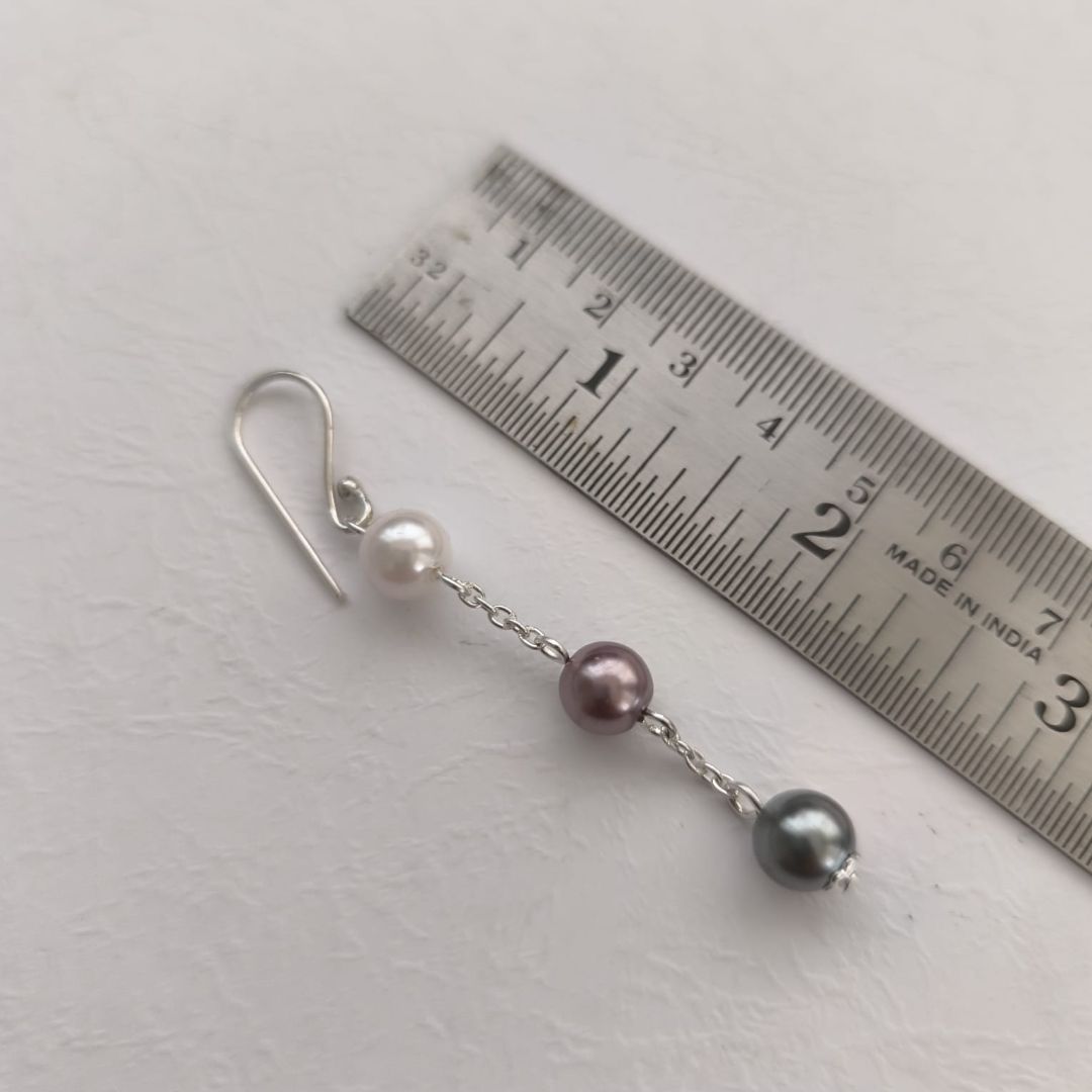 Muted Aura: Minimalist Pearl Necklace and Earring Set