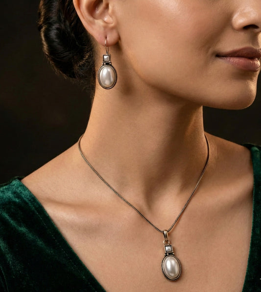 MoonMist: Pearl Pendant and Earring Set