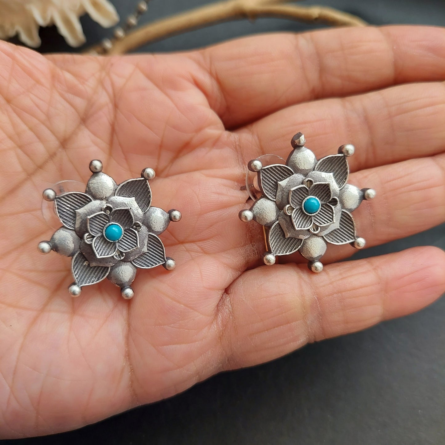 Silver Look alike Turquoise Stoned Flower Pendant Set