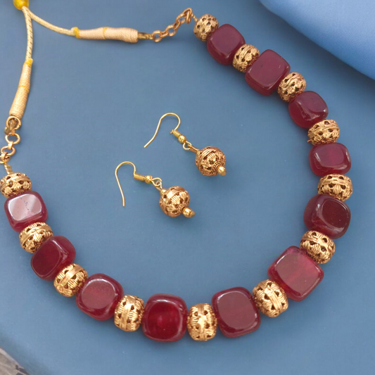 Golden glow: Red Square Beads Necklace Set