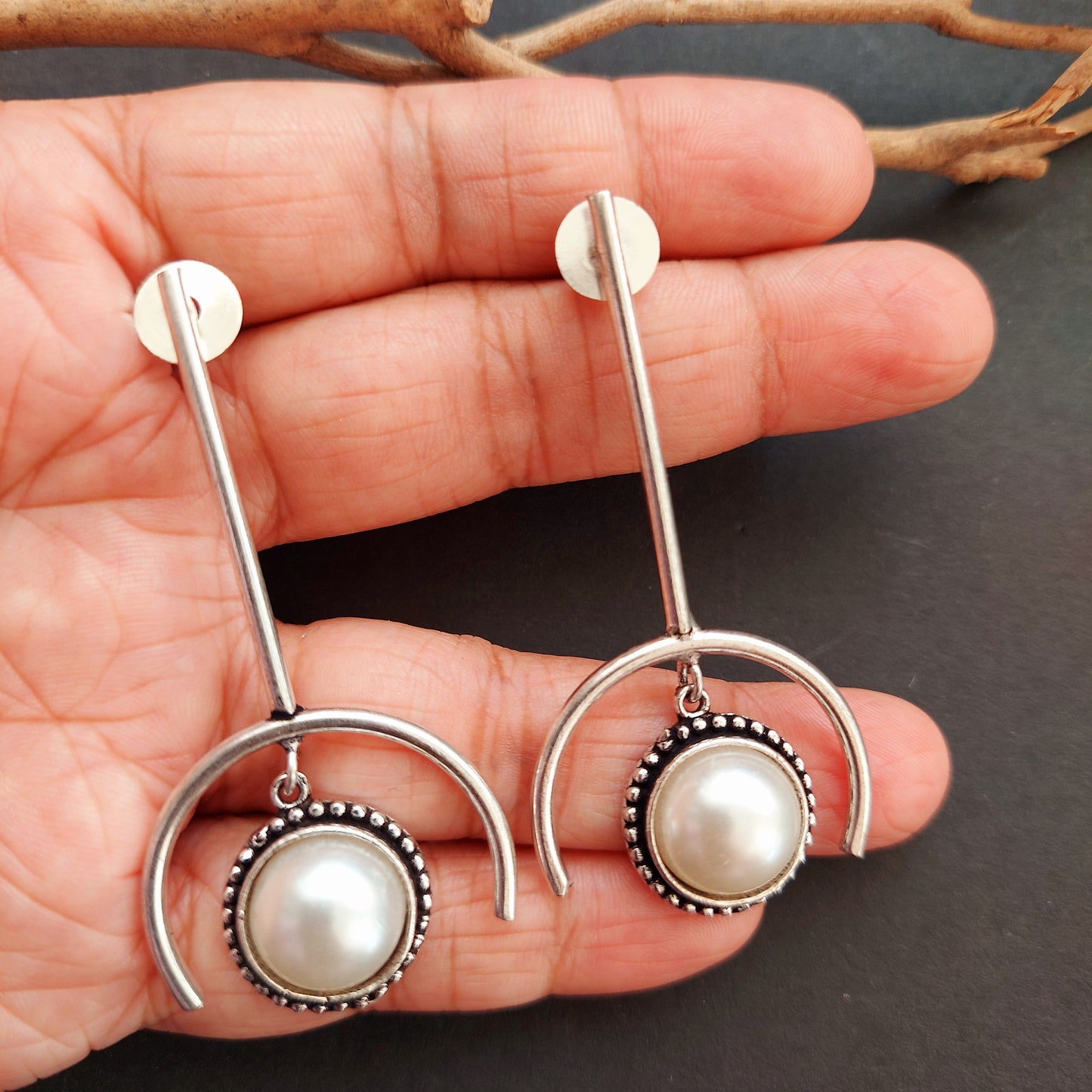 Contemporary Pearl Setting Earrings
