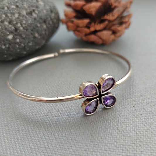 Adjustable Bracelet : Silver Toned Lavender Floral Charm Bracelet