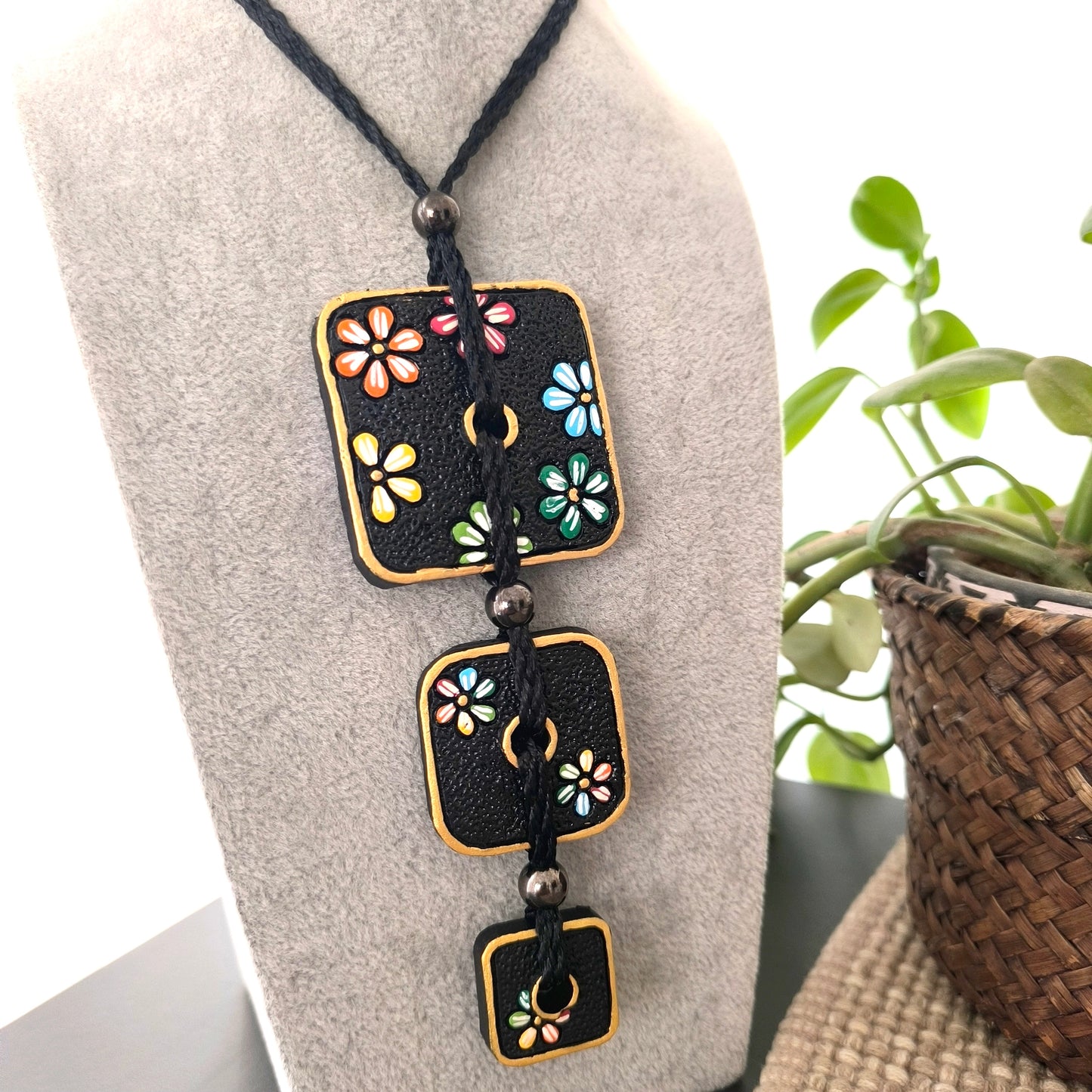 Floral Glow : Black Terracotta Set