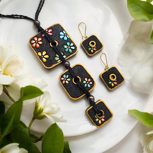 Floral Glow : Black Terracotta Set