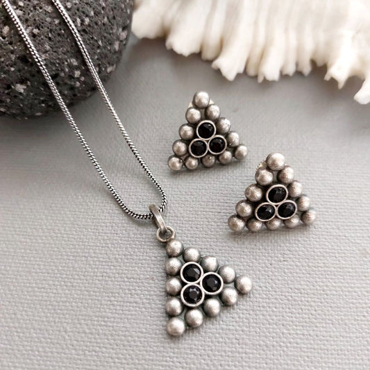 Beaming Black : Silver Toned Pendant and Earring Set