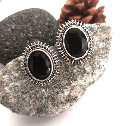 Starless Glitter: Black Stone Stud Earrings