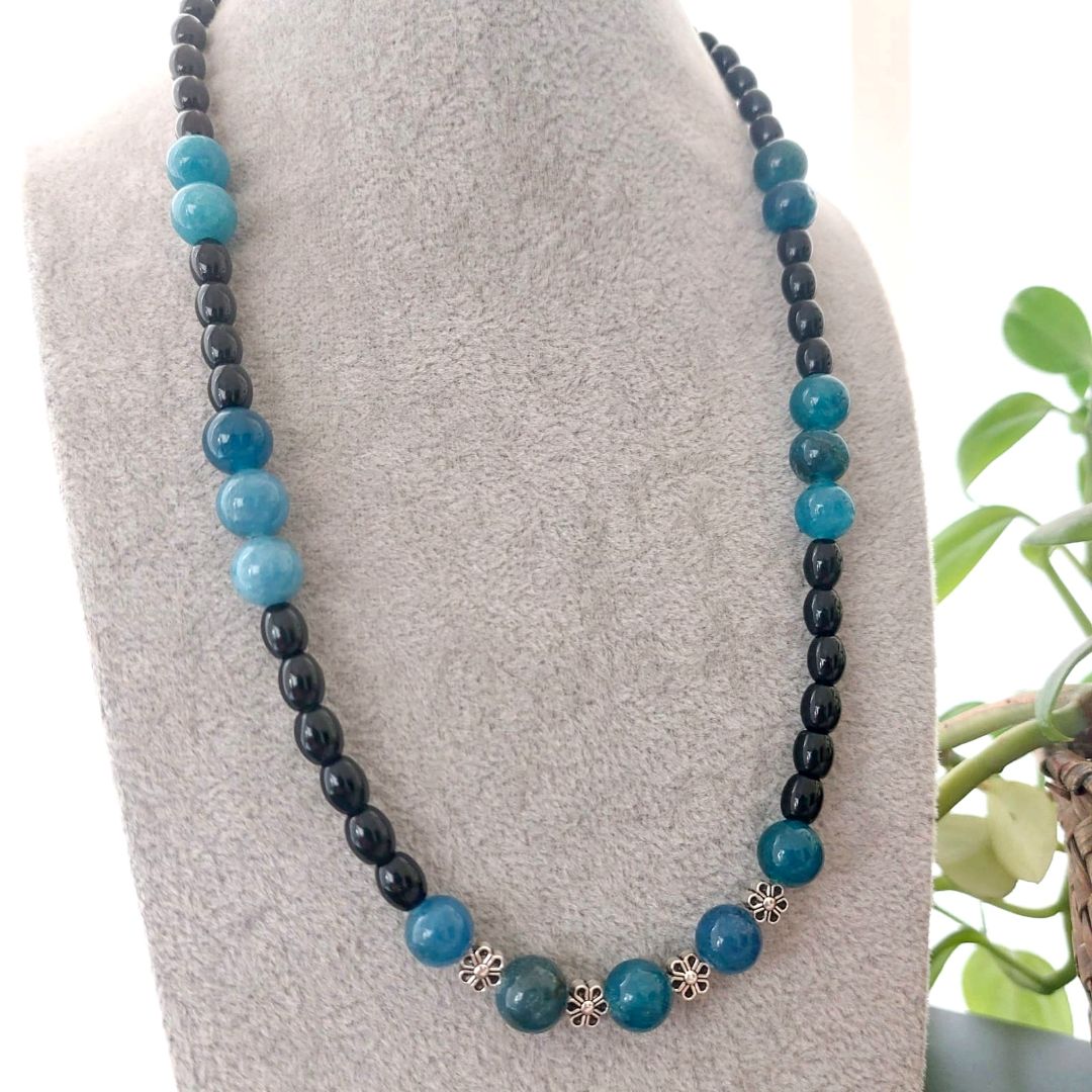 Beaded Splendor : Black and Blue Beaded Necklace