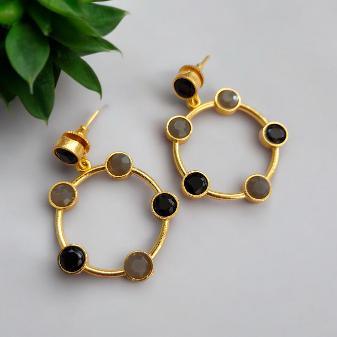 Graceful Loop : Black and Grey Stone Brass Earring