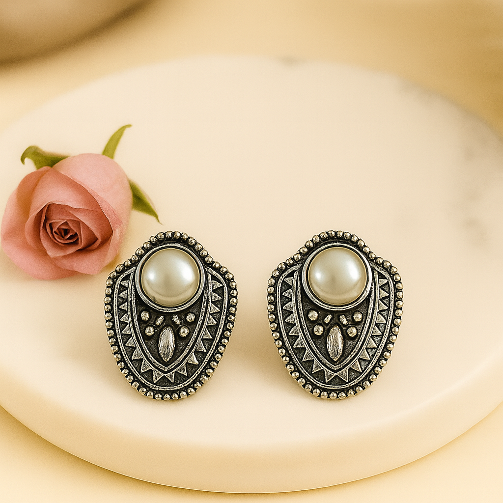 🎁 Antique Aura Pearl Studs