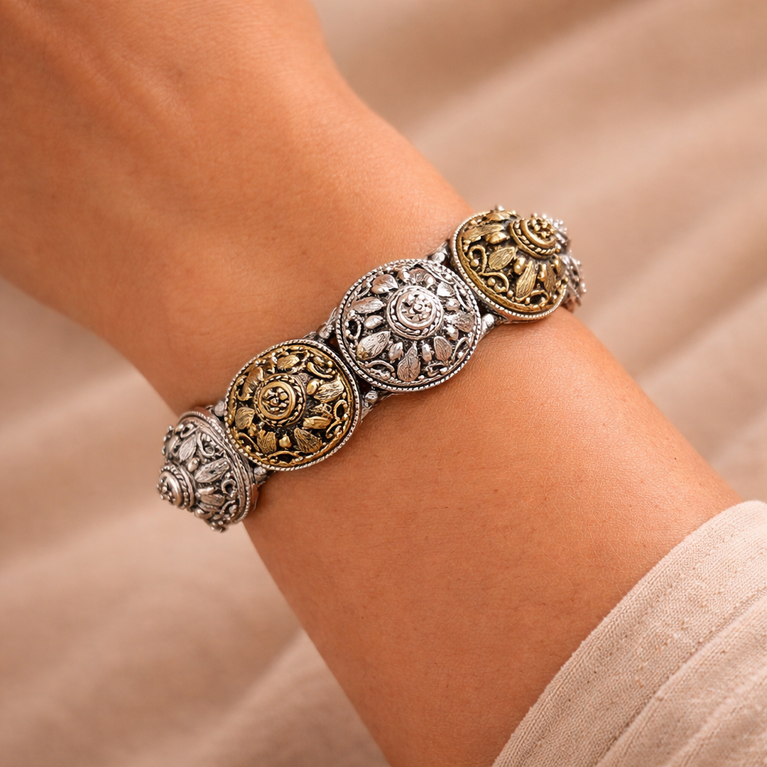 Samriddhi Heritage Cuff Set:Dual Toned Bracelet