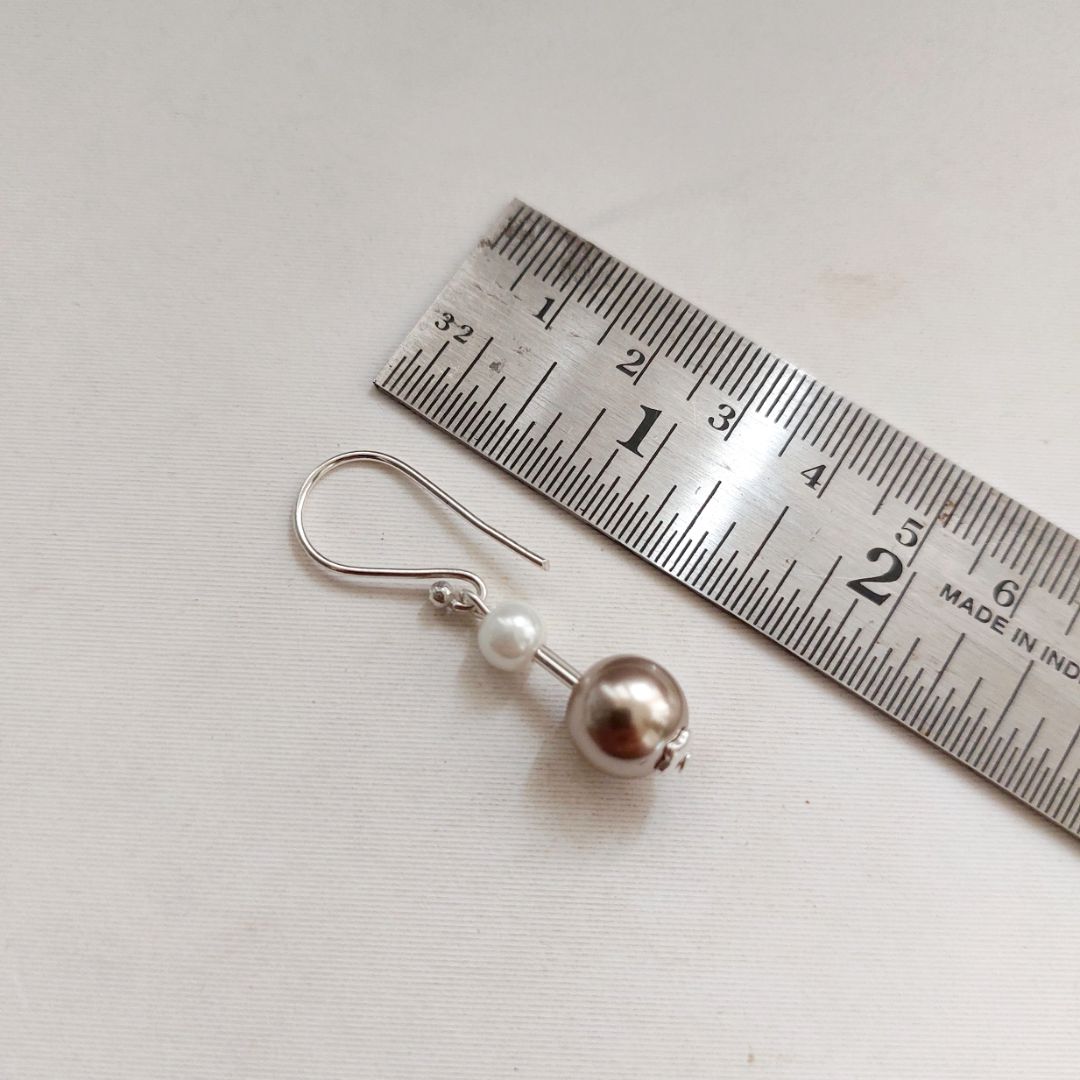 Champagne Glow: Handcrafted Pearl Necklace and Earring Set