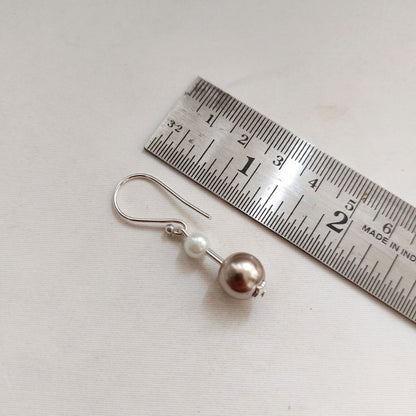 Champagne Glow: Handcrafted Pearl Necklace and Earring Set