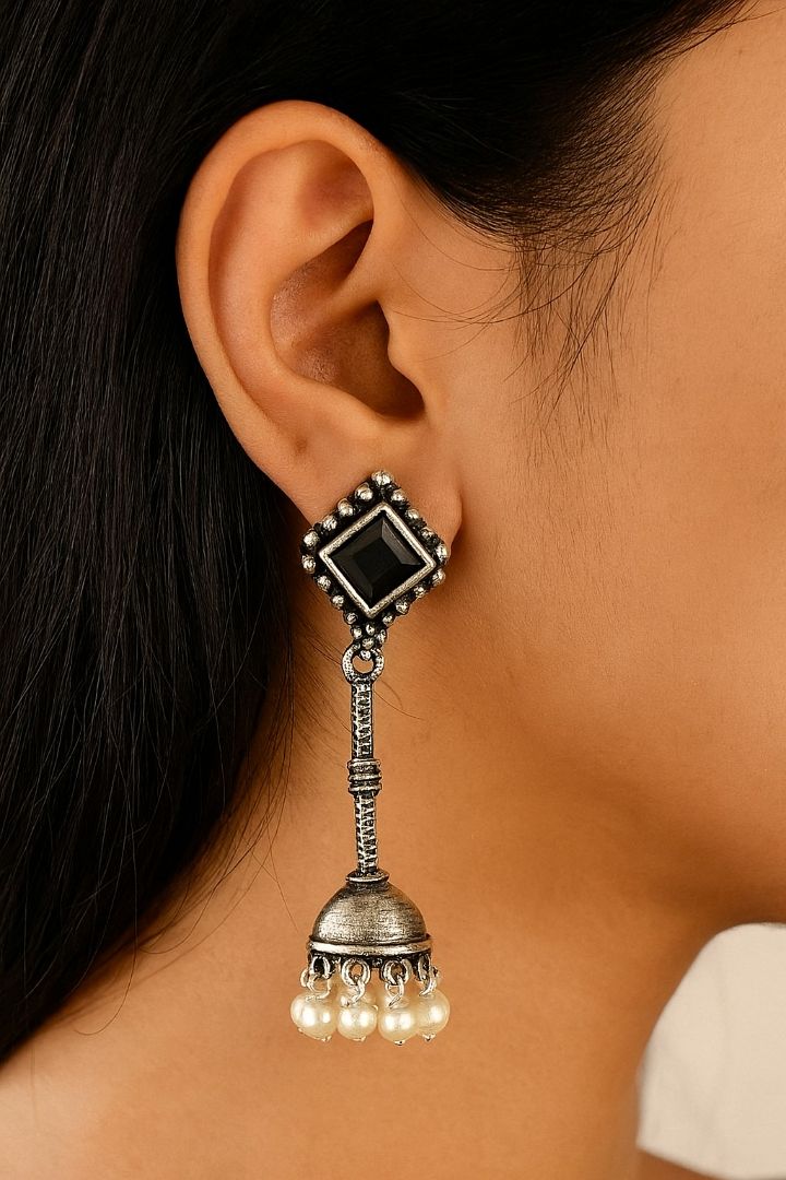 Jhumka Delight: Black Stone Silver Toned Jhumka