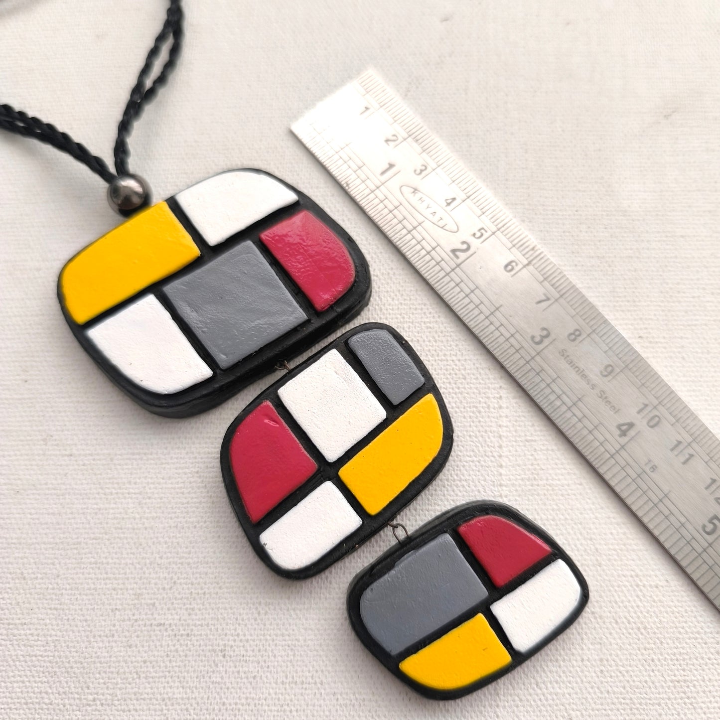 Mondrian Art : Multicolor Terracotta Set