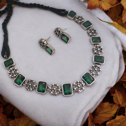 Ethnic Treasure : Green Stone Necklace