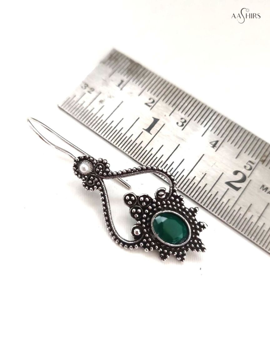 Ripple Curve: Silver Toned Green Stone Earring