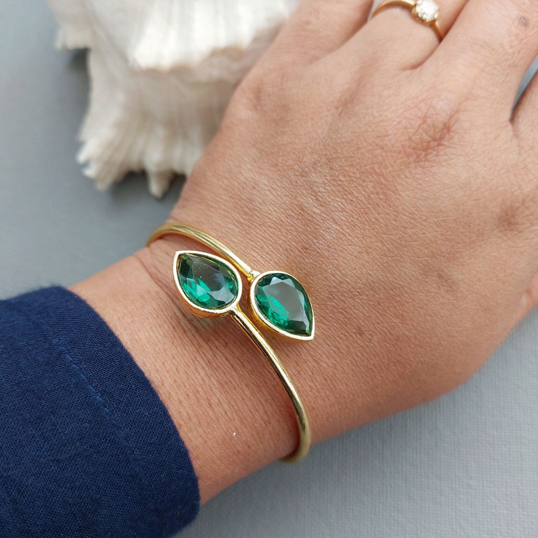 Verdant Gilt : Gold toned Bracelet With Green Stones