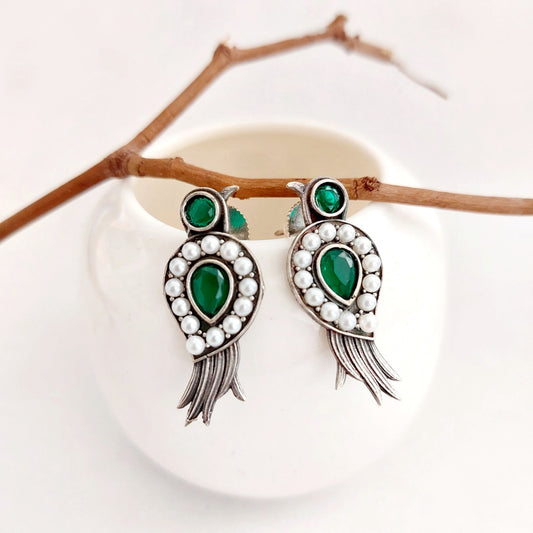 Chirping Beauty: Green Stone and Pearl Bird Earring