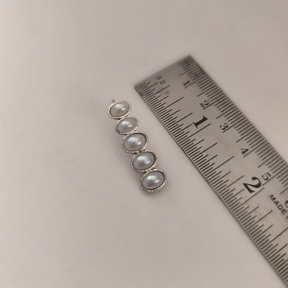 Pearl Linea: Pearl Necklace and Earring Set