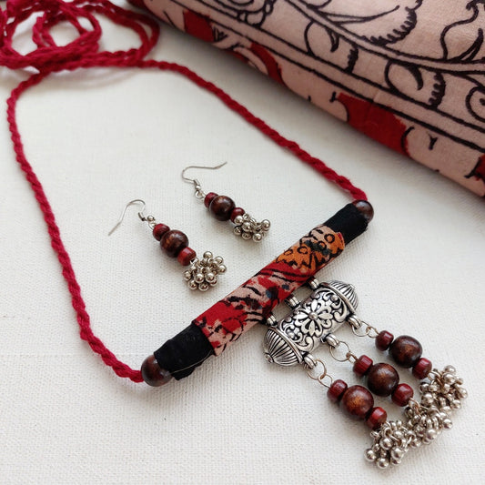 Kalamkari Wonder : Handmade Fabric Necklace