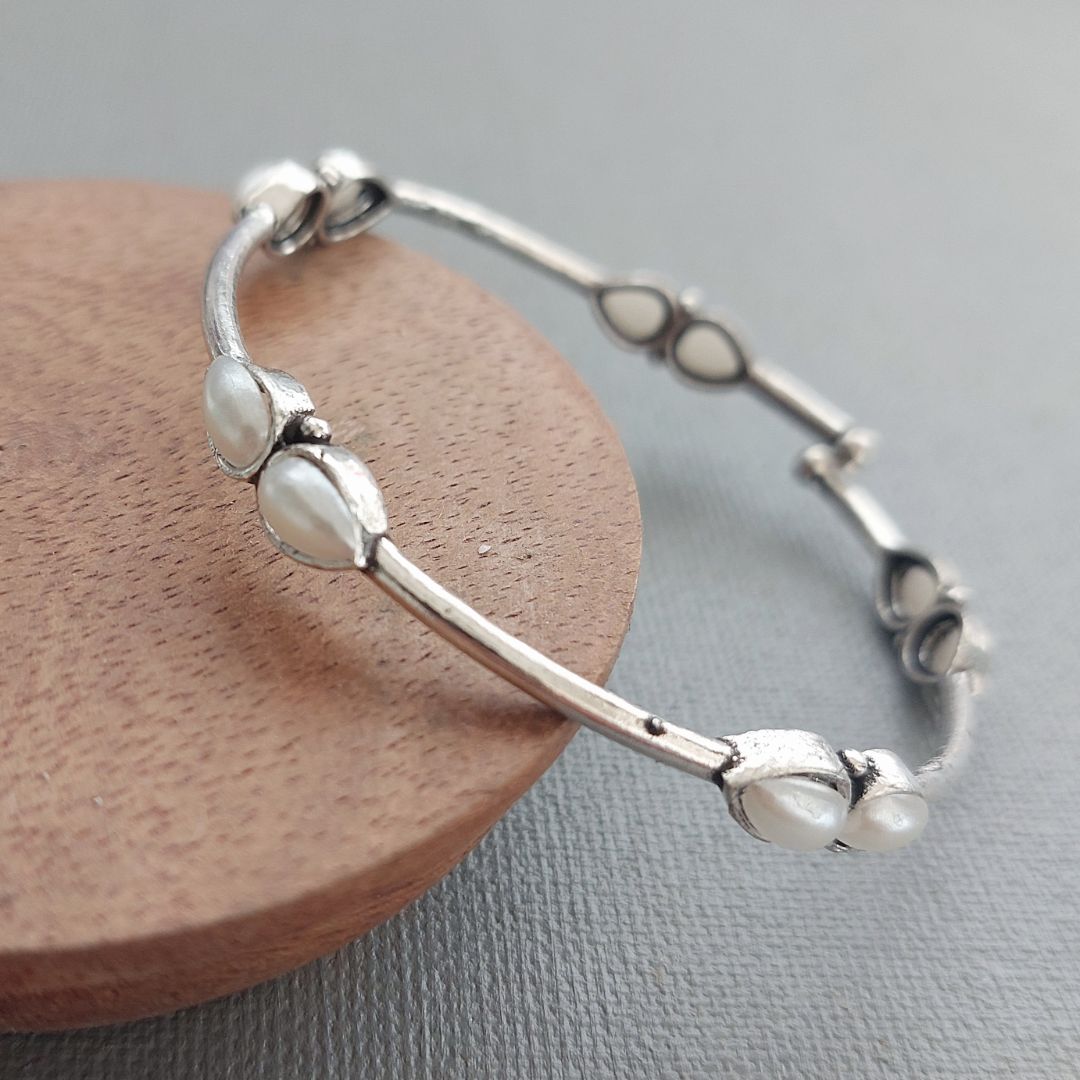 Adjustable Bracelet: Pearl Silver Toned Bracelet