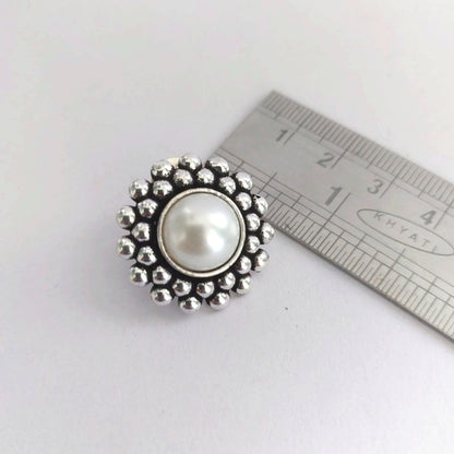 Pearly Bloom : Pearl Stud Earrings