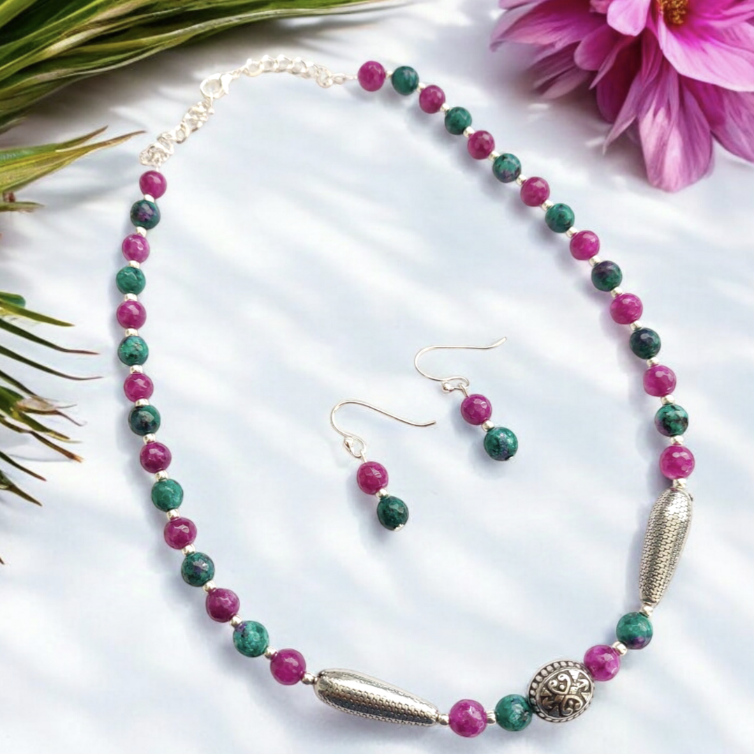 Beaded Splendor : Pink and Green Beaded Necklace