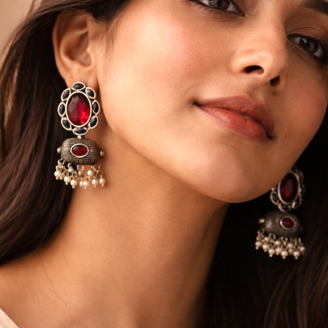 Gem Glow Artifacts: Red and Black Stone Danglers