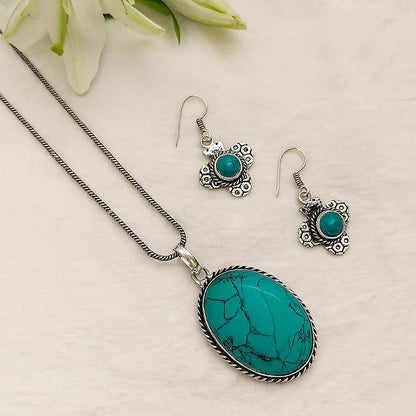 Blue Vein Beauty : Turquoise Pendant and Earring Set