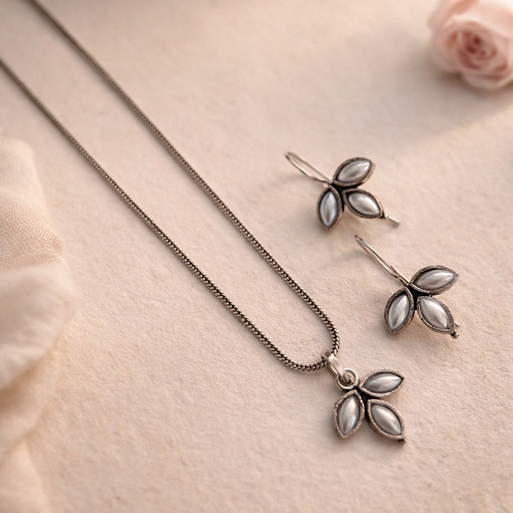 Tri Leaf Glow: Leaf Shaped Pearl Pendant and Earring Set