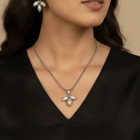 Tri Leaf Glow: Leaf Shaped Pearl Pendant and Earring Set