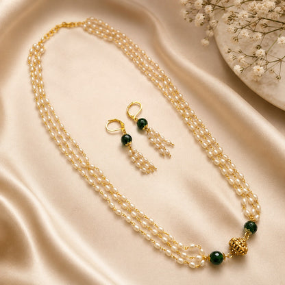 Adaa: Nakshi Pearl Layered Necklace Set With Green Beads