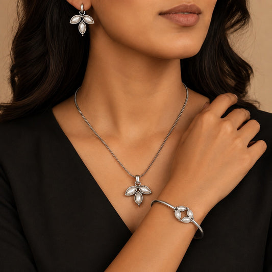 Leafy Pearl Set Combo: Peandant Earring and Bracelet Set