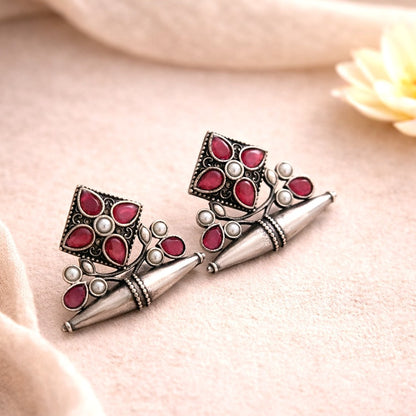 Crowned Square: Deep Pink and Pearl Silver Toned Earring