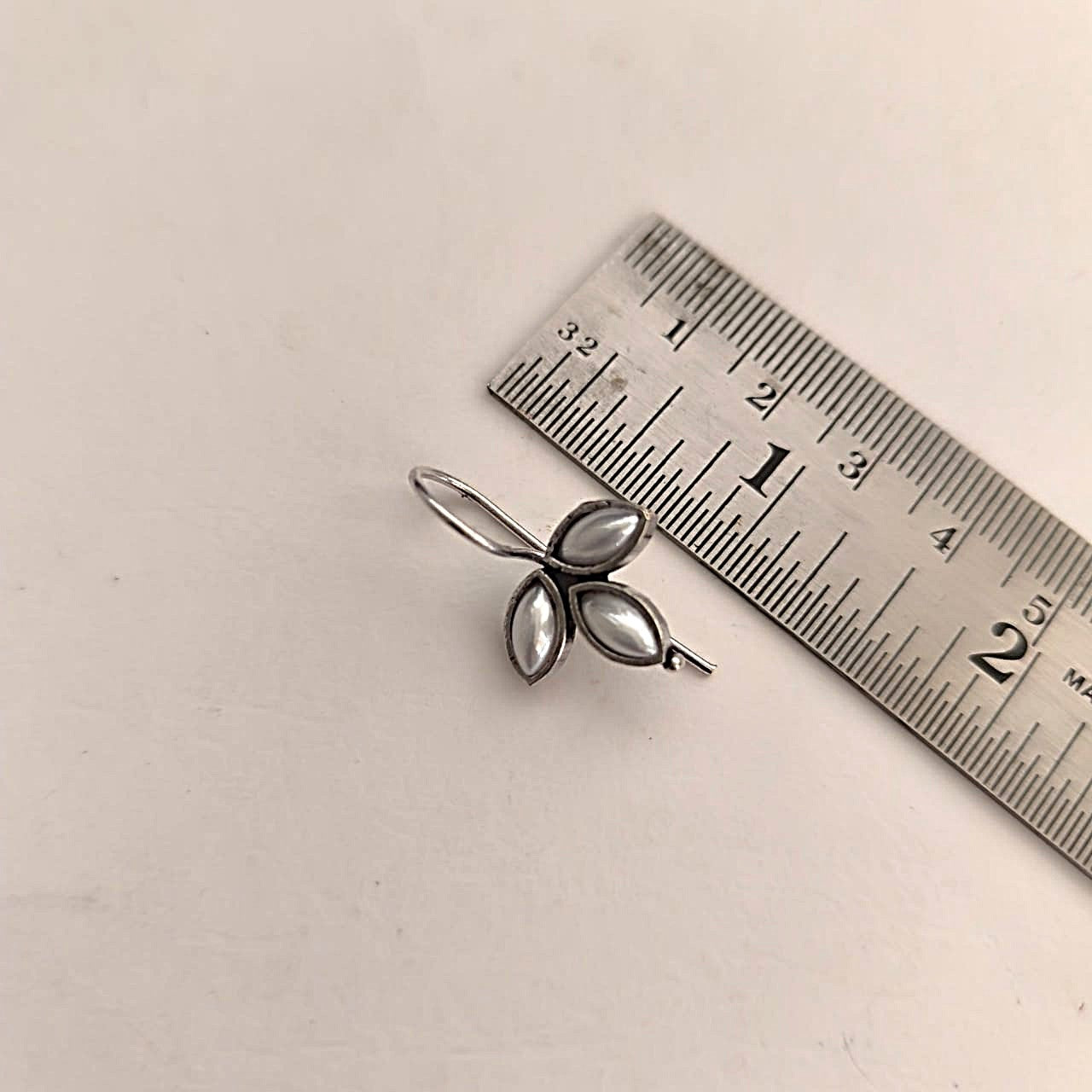 Tri Leaf Glow: Leaf Shaped Pearl Pendant and Earring Set