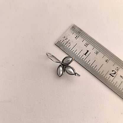 Tri Leaf Glow: Leaf Shaped Pearl Pendant and Earring Set