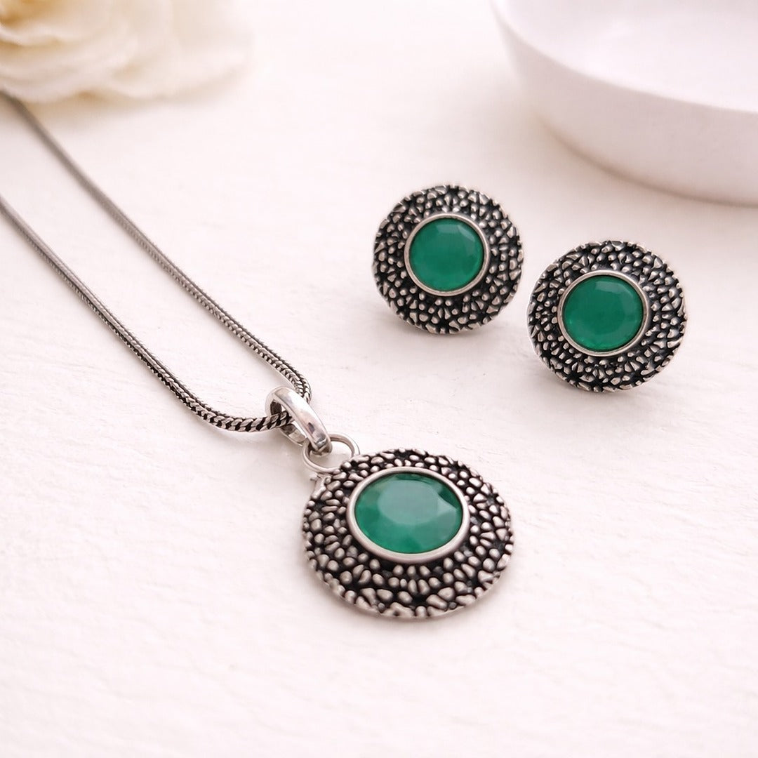Vogue Essentials Collection: Emerald Green Pendant and Earring Set