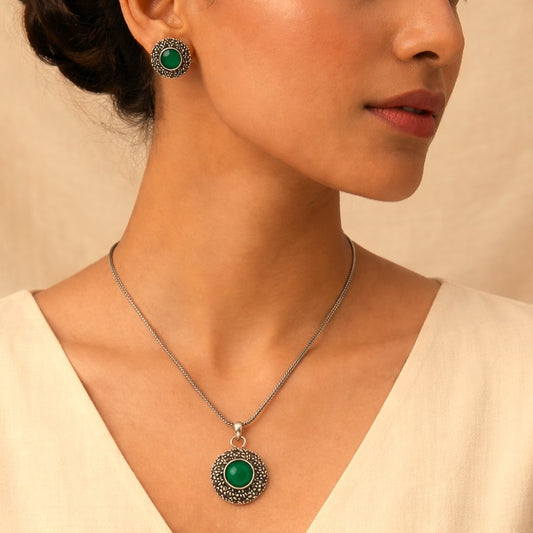 Vogue Essentials Collection: Emerald Green Pendant and Earring Set