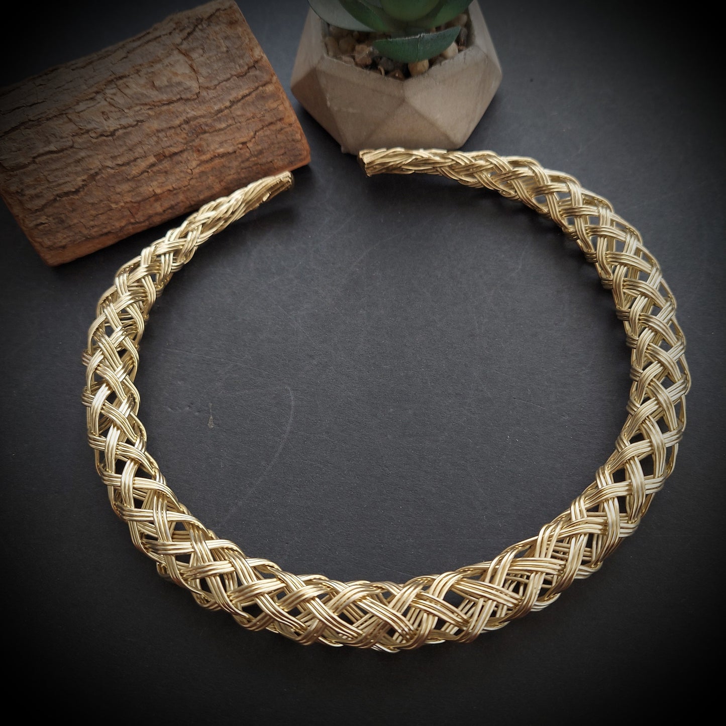 Gold Toned Criss-Crossed Round Choker