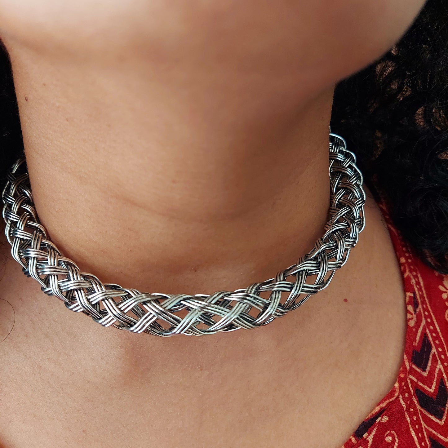 Silver Toned Criss-Crossed Round Choker