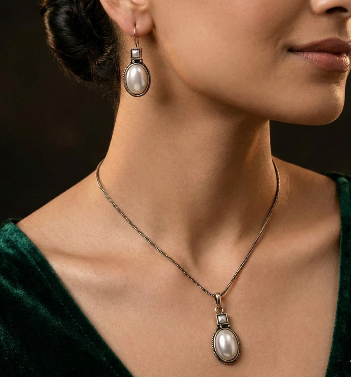 MoonMist: Pearl Pendant and Earring Set