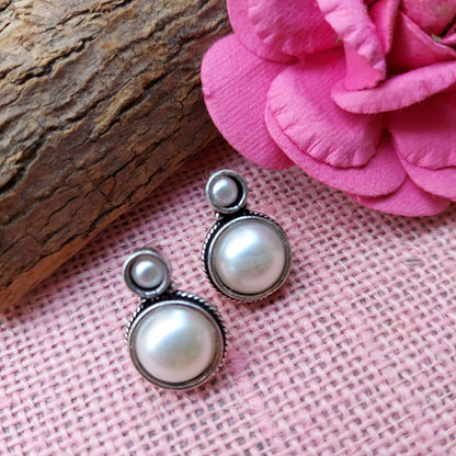 Circular Pearl Ear Stud