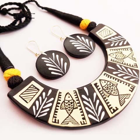 make these in leather | Terracotta earrings, Terracotta jewellery designs, Terracotta  jewellery making